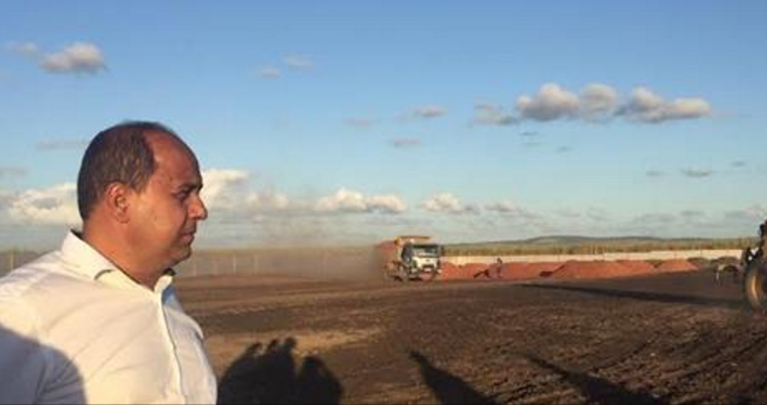 Prefeito visita obras do Shopping Carpina