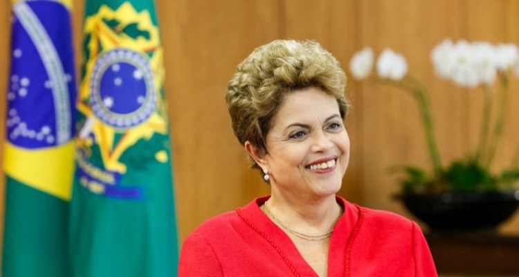 ‘Desejo um feliz 2016, com esperança renovada de um Brasil justo’, diz a presidenta Dilma Rousseff