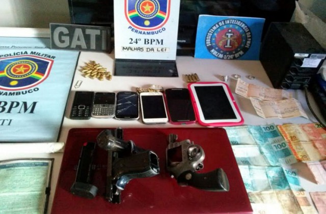 PM apreende armas com elementos foragidos em Santa Cruz do Capibaribe