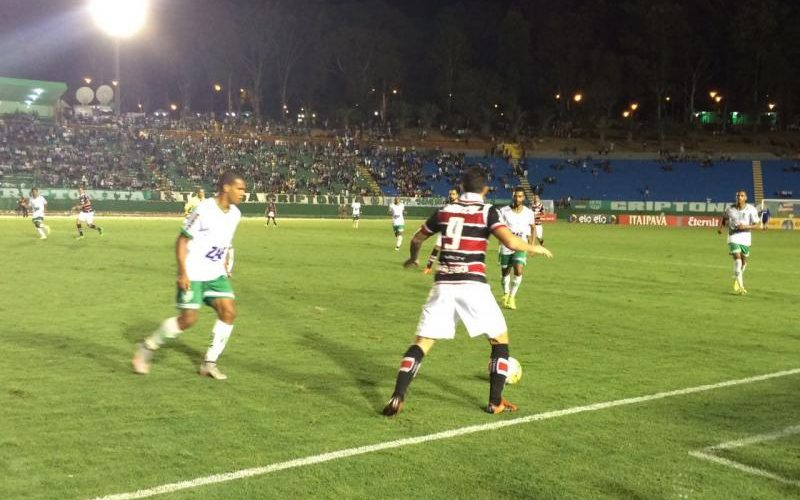 Fora de casa, Santa Cruz vence Vitória da Conquista e avança na Copa do Brasil