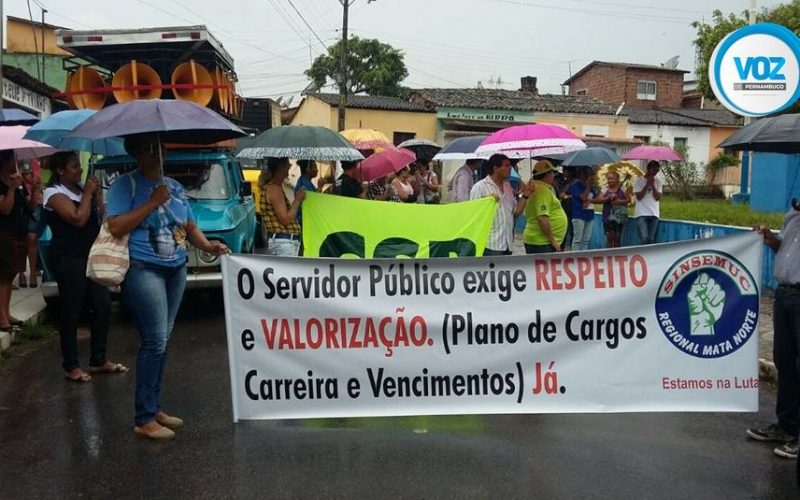 Protesto de professores é suspenso em Tracunhaém